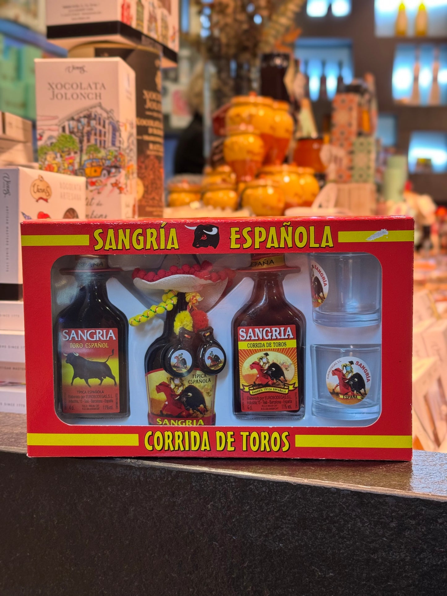Pack de tres botellas de sangría y dos vasos